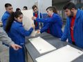 Десетокласници сглобиха първата си истинска кухненска мебелировка