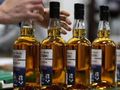Невръстни деца спасиха крадла на скъпо уиски от задържане