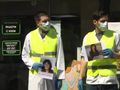 Фармацевтите протестират с жълти жилетки и плакати „Не ни е страх“