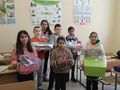 Всички деца от Караманово с подаръци от Германия за Деня на прегръдката