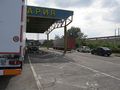 54 имигранти открити на моста между машини в турски камион