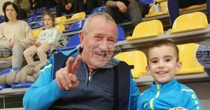 Дядо и внук са талисмани на хандбалния шампион Шумен 61