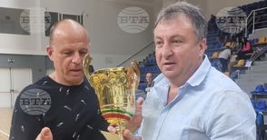 Кметът проф. Христо Христов награди хандбалистите на Шумен 61 за спечелената Купа на България