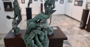 Проф. Димитър Рашков представя изложба с рисунки и малка пластика в галерията в Ловеч