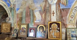 Дарение от икони получи църквата в самоковското село Горни Окол