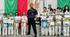 Куп национални медали за младите каратисти на „Русе“