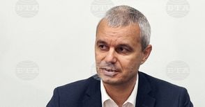 Председателят на „Възраждане“ Костадин Костадинов е водач на листата на партията във Варна за парламентарните избори
