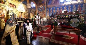 На Велики петък в митрополитския храм "Св. Неделя" ще има богослужения за най-скръбния ден за християните