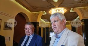 Освободените работници от ТЕЦ "КонтурГлобал Марица изток 3" искат да продължат да работят в енергийния сектор, каза Пламен Димитров