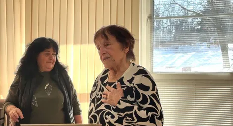 Потребителите на бившия Дом "Майка и дете" в Русе отбелязаха Бабинден