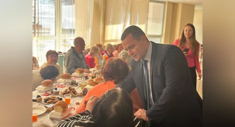 Потребителите на бившия Дом "Майка и дете" в Русе отбелязаха Бабинден