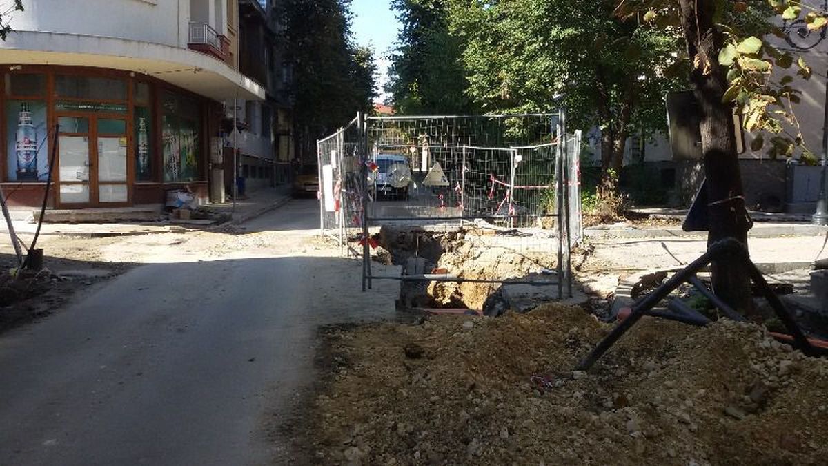 Гражданин: От дни изкопите по „Духовно възраждане“ са зарязани