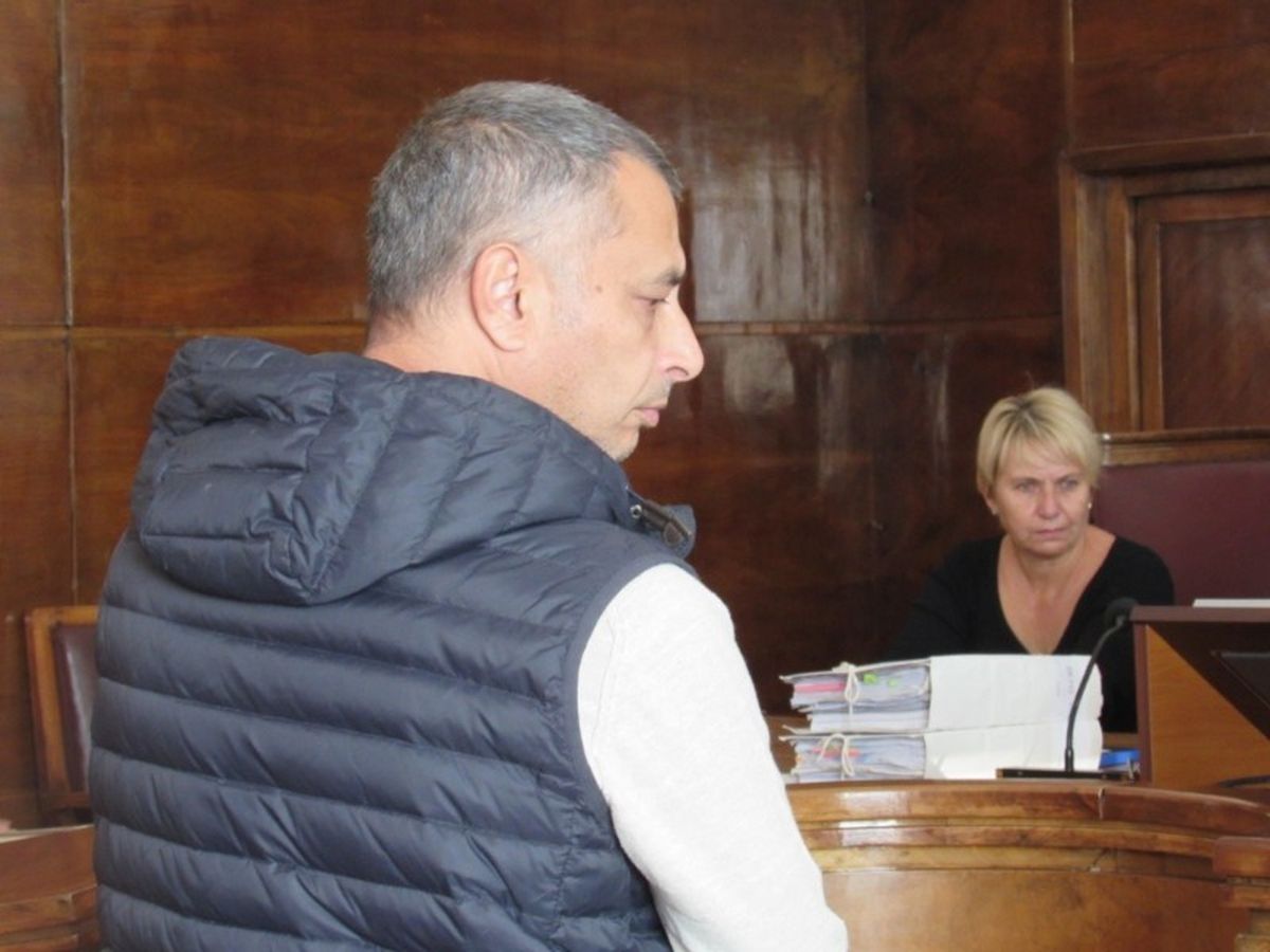 Еднакви фамилии на заседател и свидетели върна в началото делото за обира на Пощенска банка