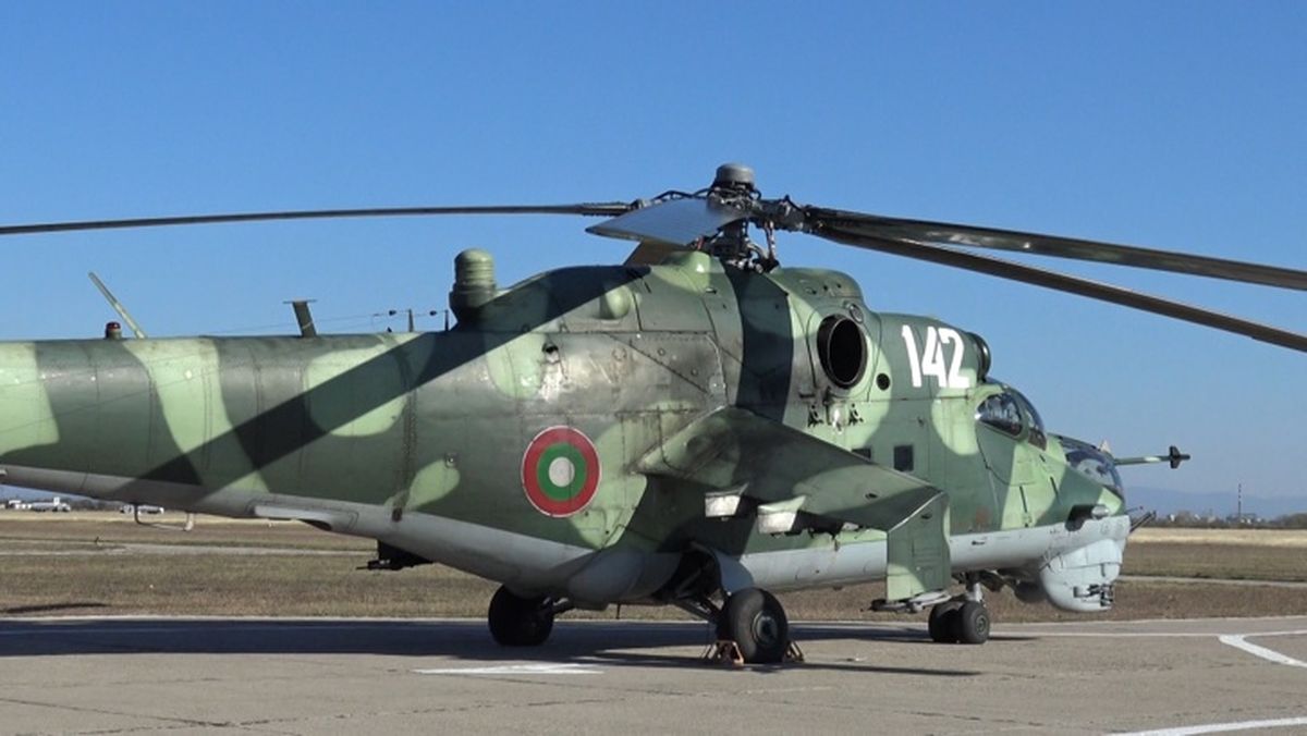 57 години вертолетна авиация отбелязаха в Авиобаза Крумово