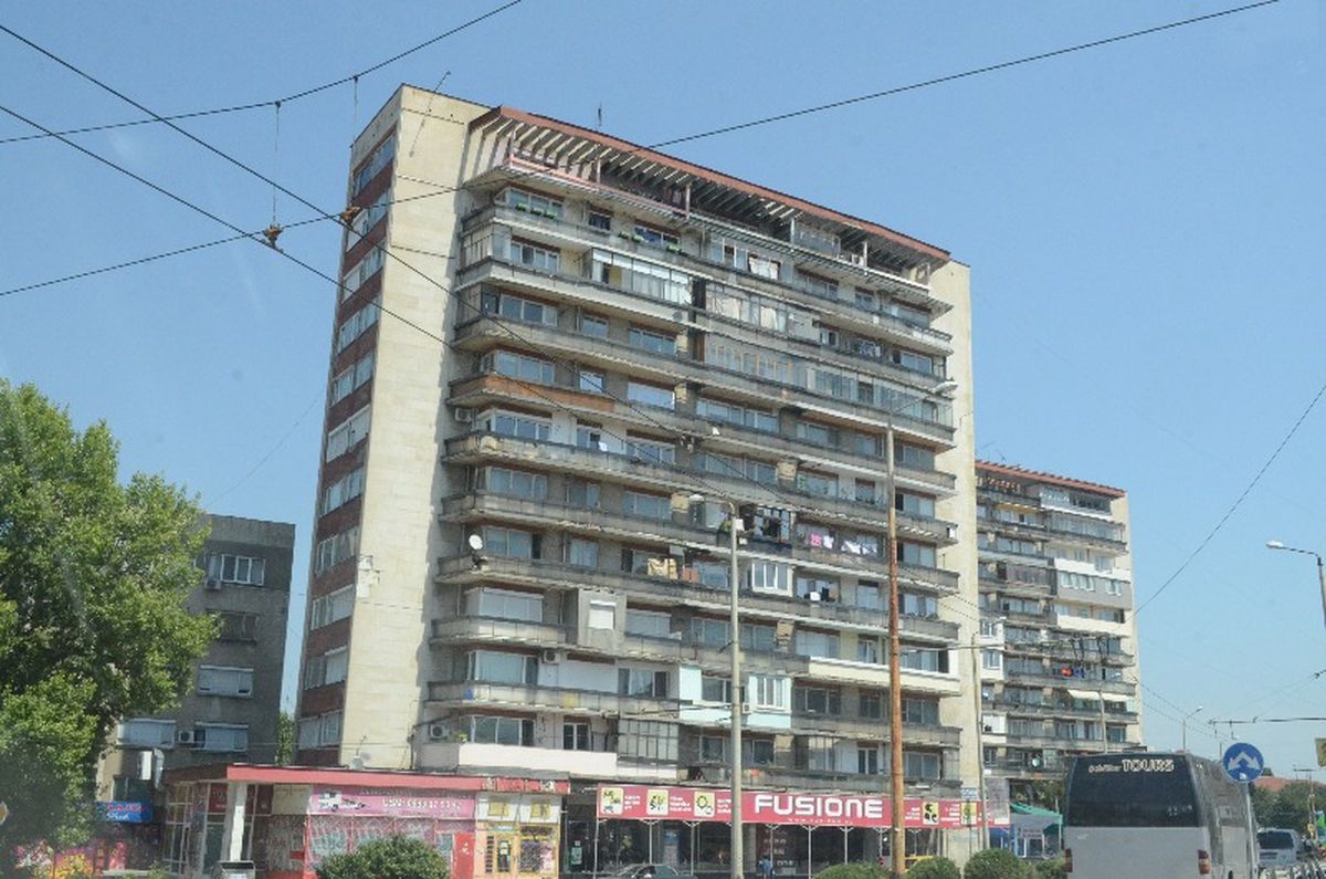 Варненска фирма ще търси трайно решение за потъващия блок „Русия“