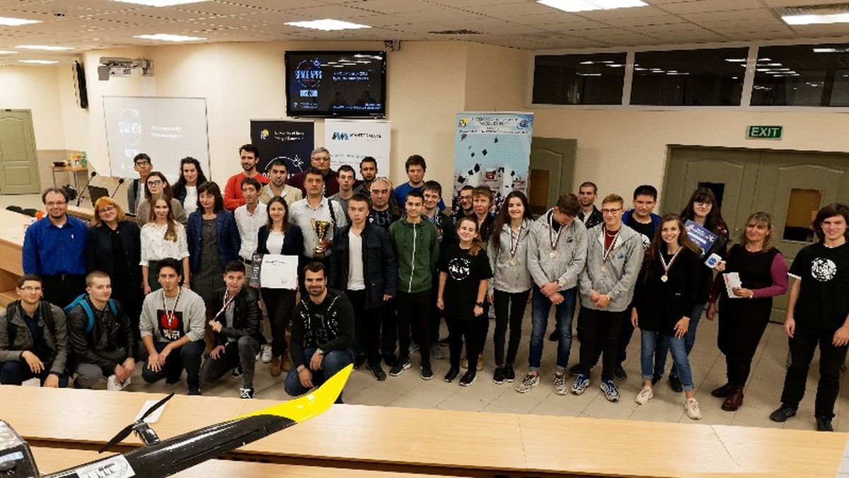 Марсоход и лунен робот представят Русе на световния финал на хакатона на НАСА