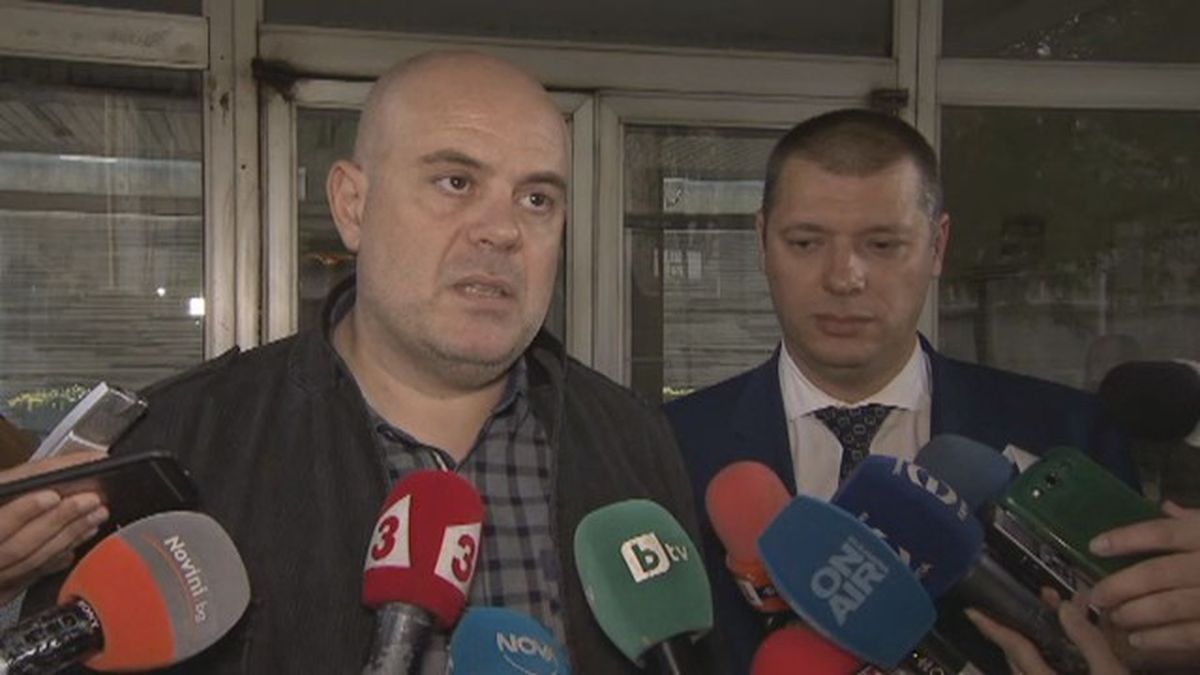 Официално: Над 20 задържани в ДАБЧ, включително председателят