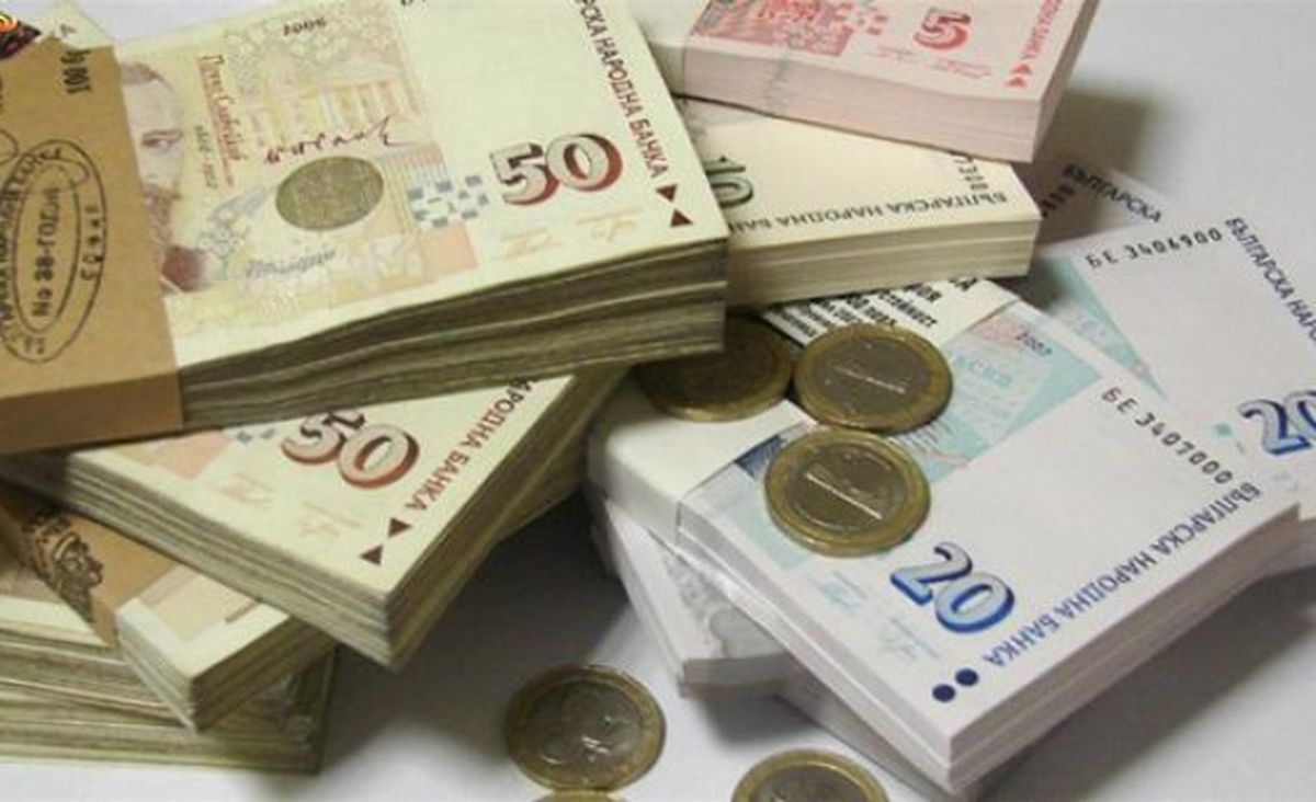 Над 39 000 души със заплата над 5000 лв. на месец