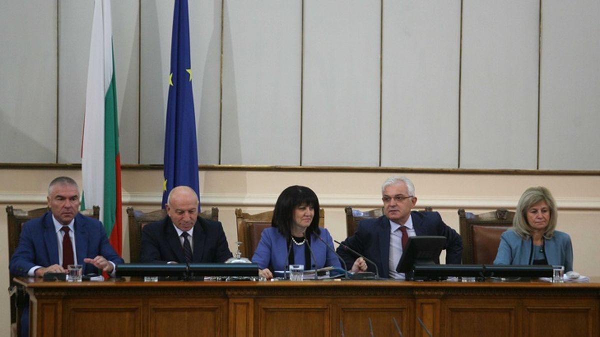 Медийният закон на ДПС мина и на второ четене