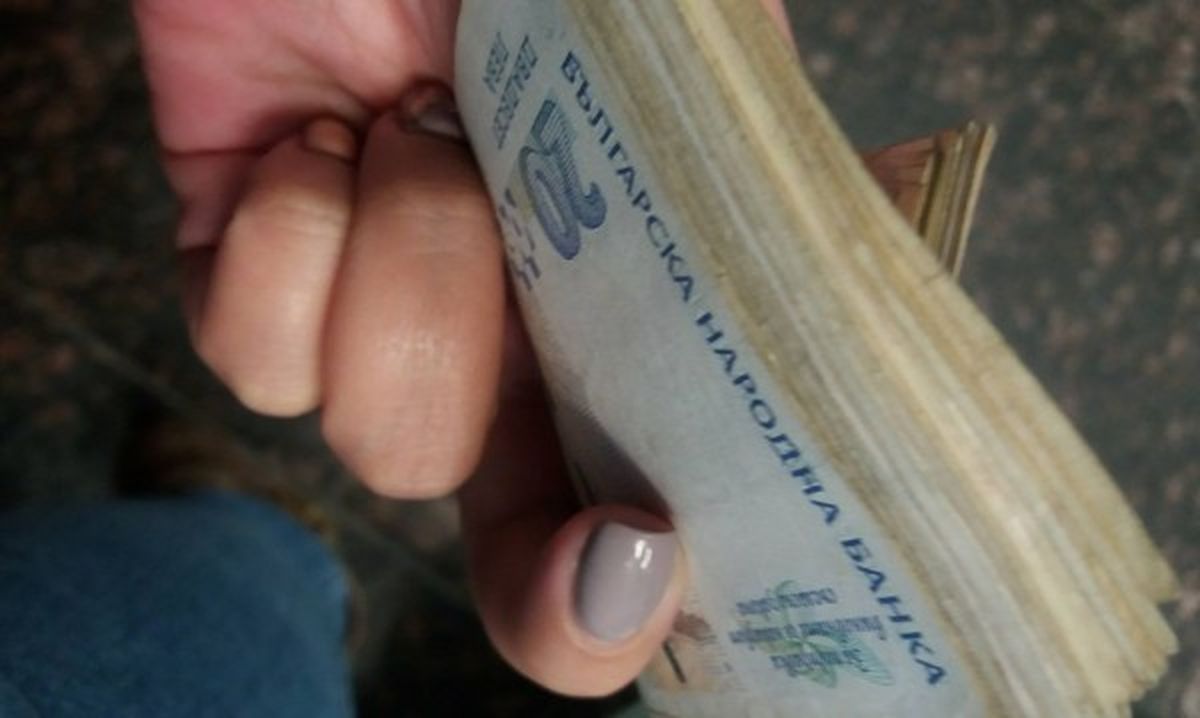 Поредният удар! 50 бона от прислужница за ало апаши в София