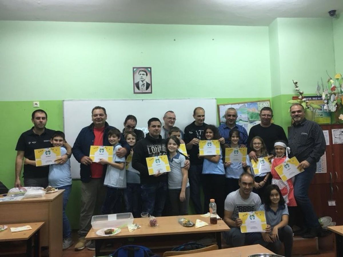 Сладки и соленки омесиха татковци и вуйчовци в Седмицата на бащата