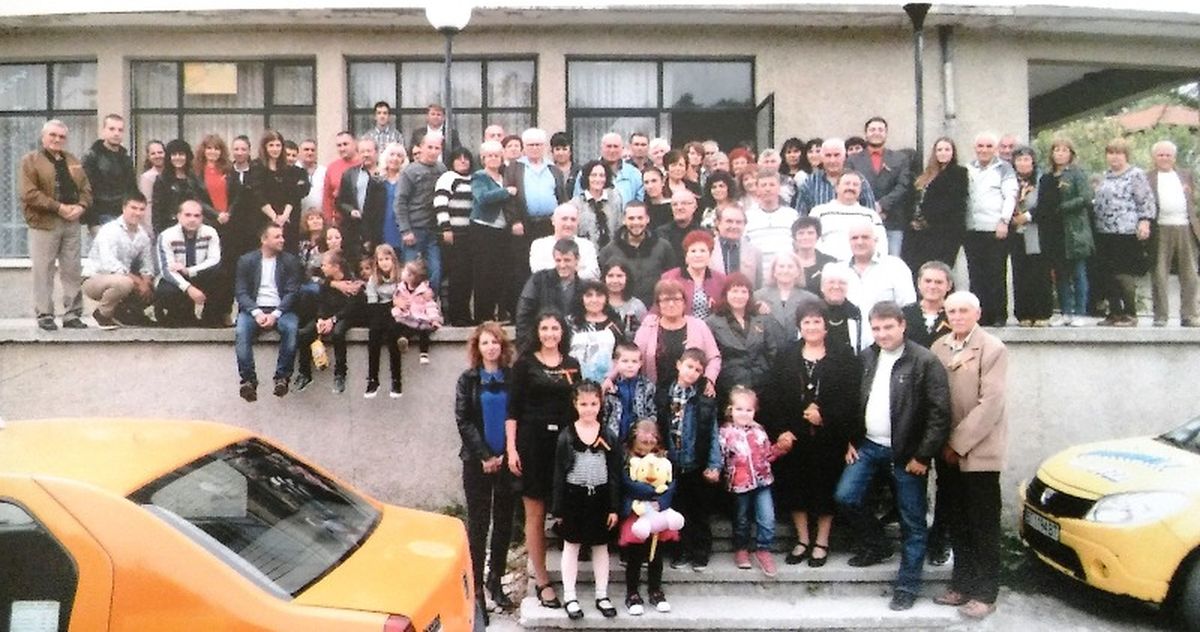 Подредиха в книга родословното дърво на Найденови от Караманово