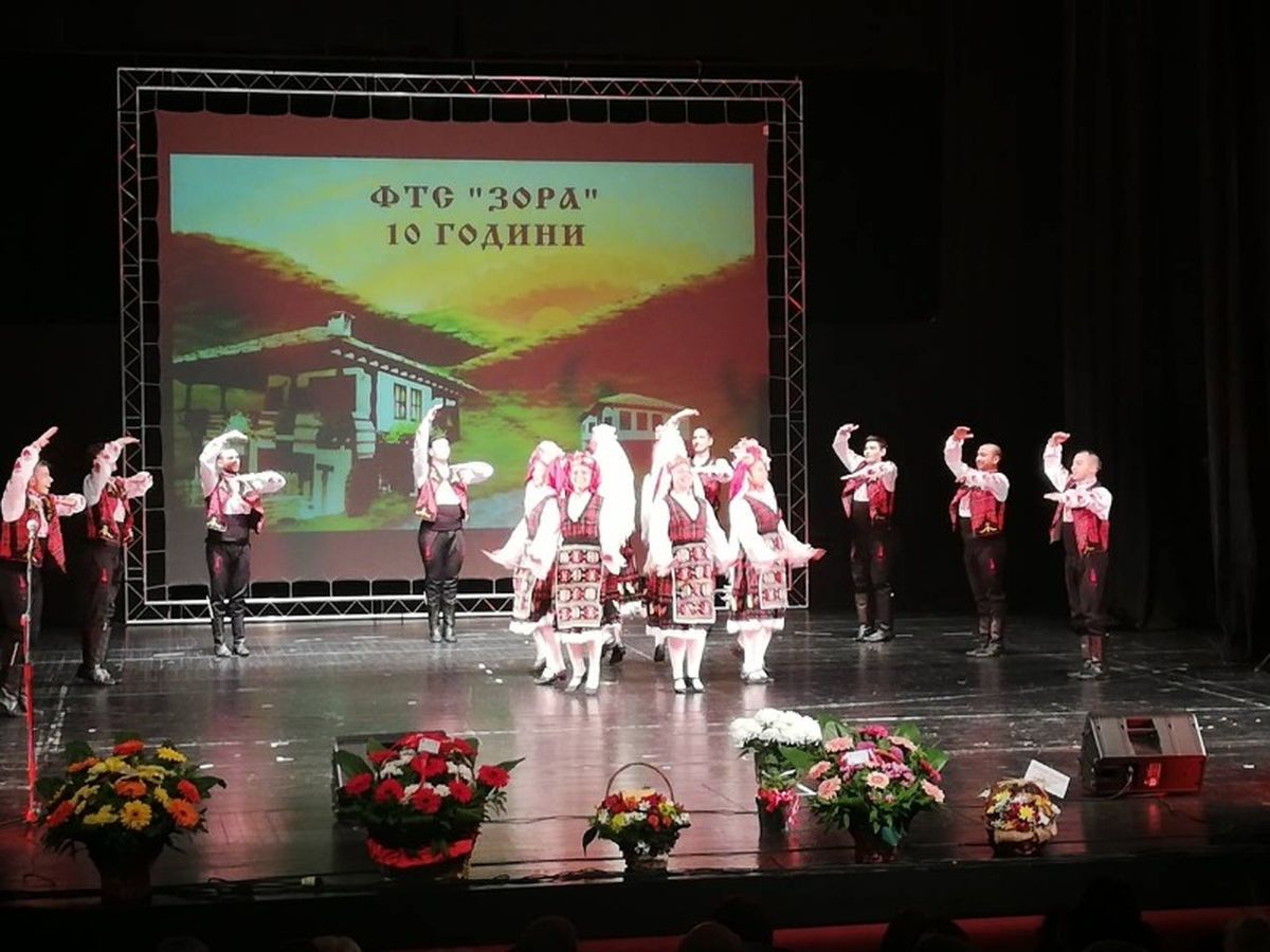 С нова „Олелия“ и много настроение студио „Зора“ отпразнува 10-годишнина