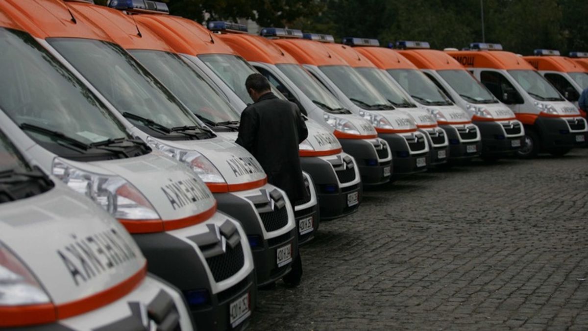 Ананиев подписва договора за първи 280 нови линейки