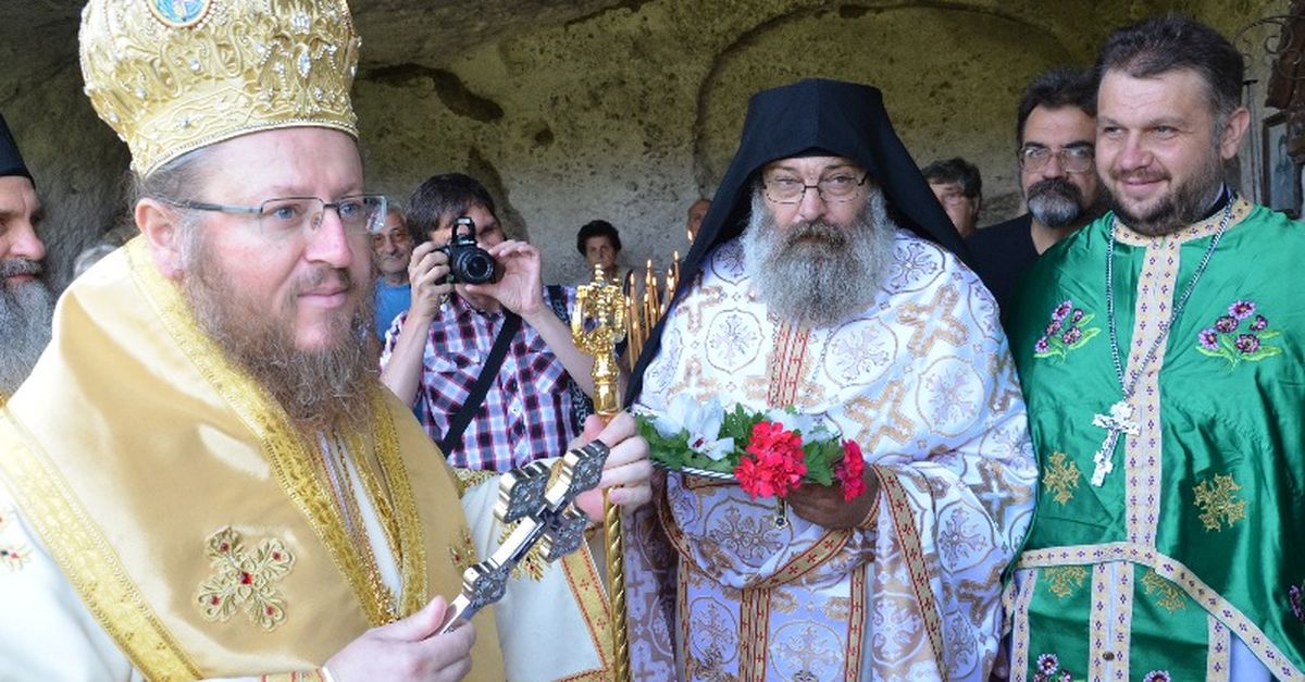 Игумен архимандрит. Архимандрит Антоний Чернышев. Антоний Бразилия. Архимандрит Антоний Данилов из Архыза. Антоний Бразилия кг.