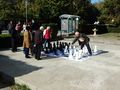 Шах на открито играят  в центъра на Ценово