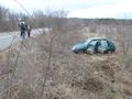 Пенсионер се катурна с колата си в канавка край Басарбово