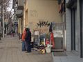 Съветник: Търговец е завзел  тротоара до спирка „Сердика“