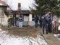 Възрастна жена загина при пожар в дома си, смел мъж спаси дъщеря й