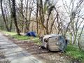 ВМРО: Счупени пейки, изгорени контейнери и разпилени отпадъци в лесопарка