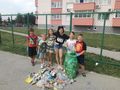 Деца събраха 10 чувала с боклук от площадка и спортно игрище