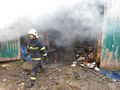 Пожар във фалирала мебелна фирма задими два квартала в Русе