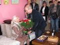 100-годишната баба Станка и кметът Стоилов си размениха подаръци за рождените дни