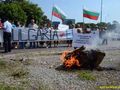 Греков вдигна блокадата на Дунав мост с обещания за милиони