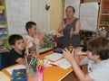Деца учат руски приказки и песни през ваканцията в библиотеката