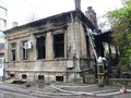 Възрастна жена едва не изгоря в дома си в центъра на Русе