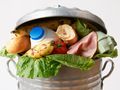 Изхвърляме на боклука  670 хиляди тона храна