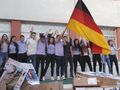 Ученици събориха Берлинската стена и обединиха двете Германии