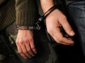 Млад мъж арестува двама нощни грабители на жена
