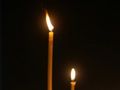 Запалена за покоен съпруг свещ подпали жилище