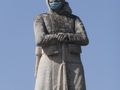 Паметникът на героите от войните  в Щръклево е с маска против Ковид