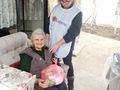 Каритас подкрепи с храни възрастни тежко болни хора