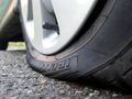 Спукани гуми вместо сигнал на 112 забавили разследването