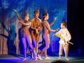 Деца подаряват на децата на Русе спектакъла „Златната ябълка“