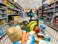 Потребителска кошница: Надценките на националните вериги са в пъти над тези в малките супермаркети