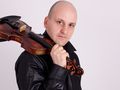 Есенният салон започва с мултимедиен концерт „Червената цигулка“ на площада